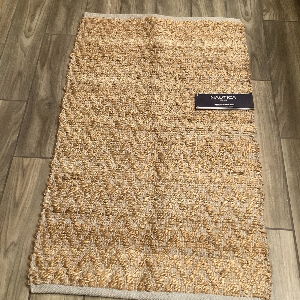 Nautica NWT 27” x 45” Jute Chevron Pattern Accent Rug